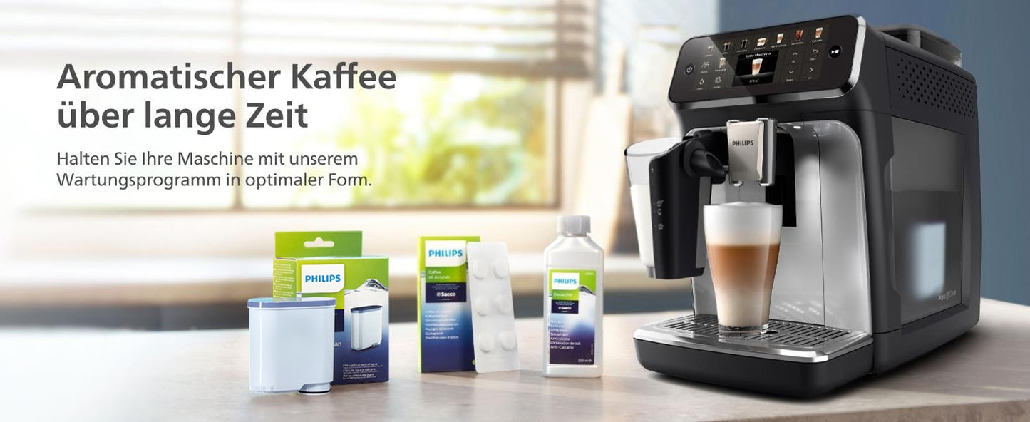 Philips Serie 5500 Kaffeevollautomat – LatteGo Milchsystem, 20 heiße und kalte Kaffeespezialitäten, 40% leiser mit SilentBrew, QuickStart, Schwarz und Silber (EP5546/70)